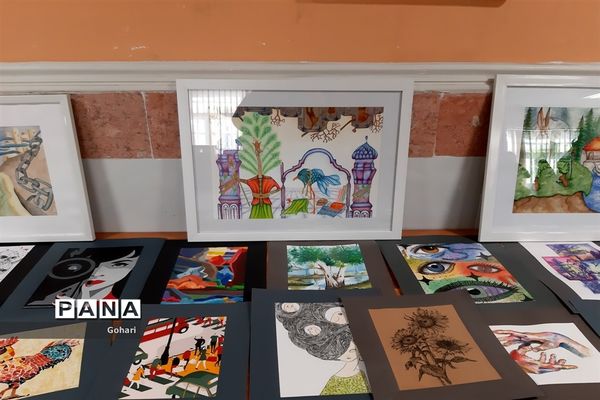 برگزاری نمایشگاه درون مدرسه‌ای در هنرستان معصومیه منطقه ۱۳