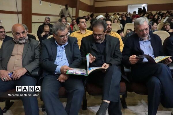 برگزاری  جشنواره نماز شکوفه‌ها در آباده