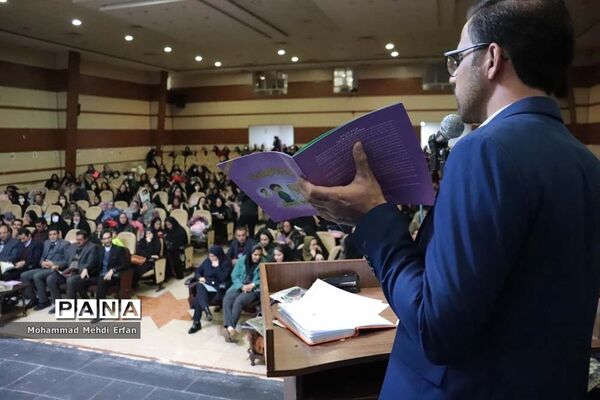 برگزاری  جشنواره نماز شکوفه‌ها در آباده