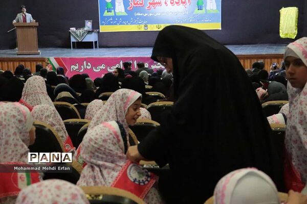 برگزاری  جشنواره نماز شکوفه‌ها در آباده