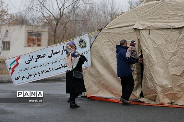 کمک‌رسانی نیروی زمینی ارتش جمهوری اسلامی ایران به مردم زلزله‌زده خوی