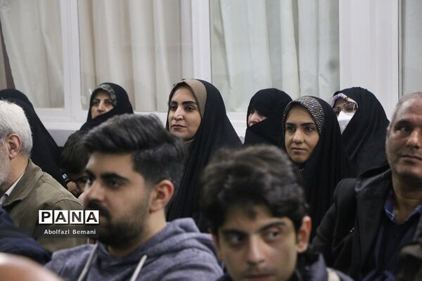 رونمایی از کتاب «روزگار طیبه» در قم