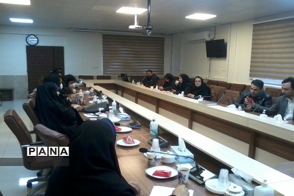 نشست مدیرکل آموزش و پرورش البرز با اصحاب رسانه