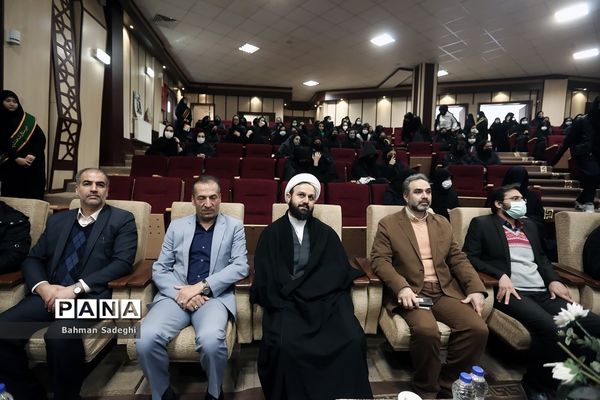 مراسم نواختن زنگ انقلاب دردبیرستان شاهد شهدای هفتم تیر