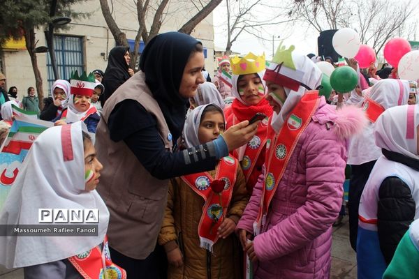 گلبانگ زنگ انقلاب در شهرستان گلبهار