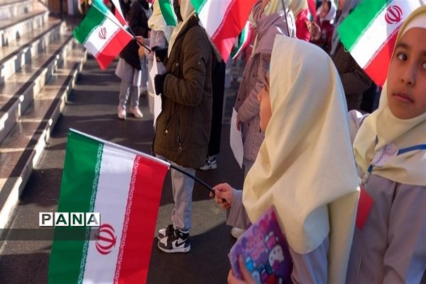 نواختن زنگ انقلاب در مدارس شهرستان نظراّباد