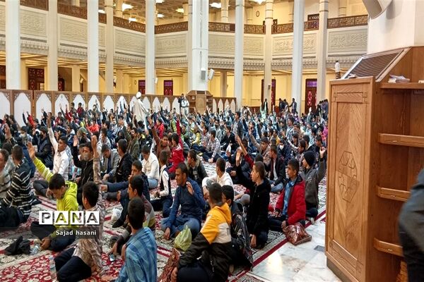 جشن تکلیف دانش‌آموزان پسر در حرم مطهر شاهچراغ (ع)