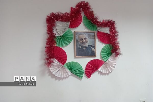 استقبال از دهه فجر توسط مدرسه فرهنگ پسرانه کاشمر