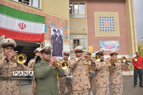طنین  زنگ انقلاب اسلامی در مدارس جهرم