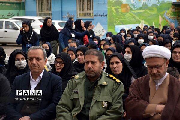 طنین  زنگ انقلاب اسلامی در مدارس جهرم