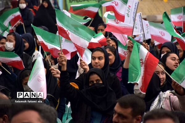 طنین  زنگ انقلاب اسلامی در مدارس جهرم