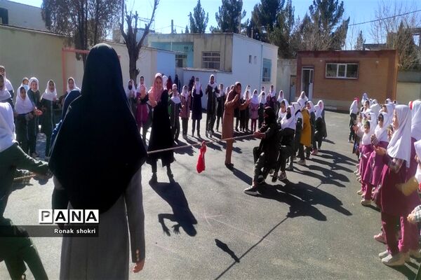برگزاری مسابقه ورزشی به‌مناسبت دهه فجر در دبستان ابن سینا ملارد