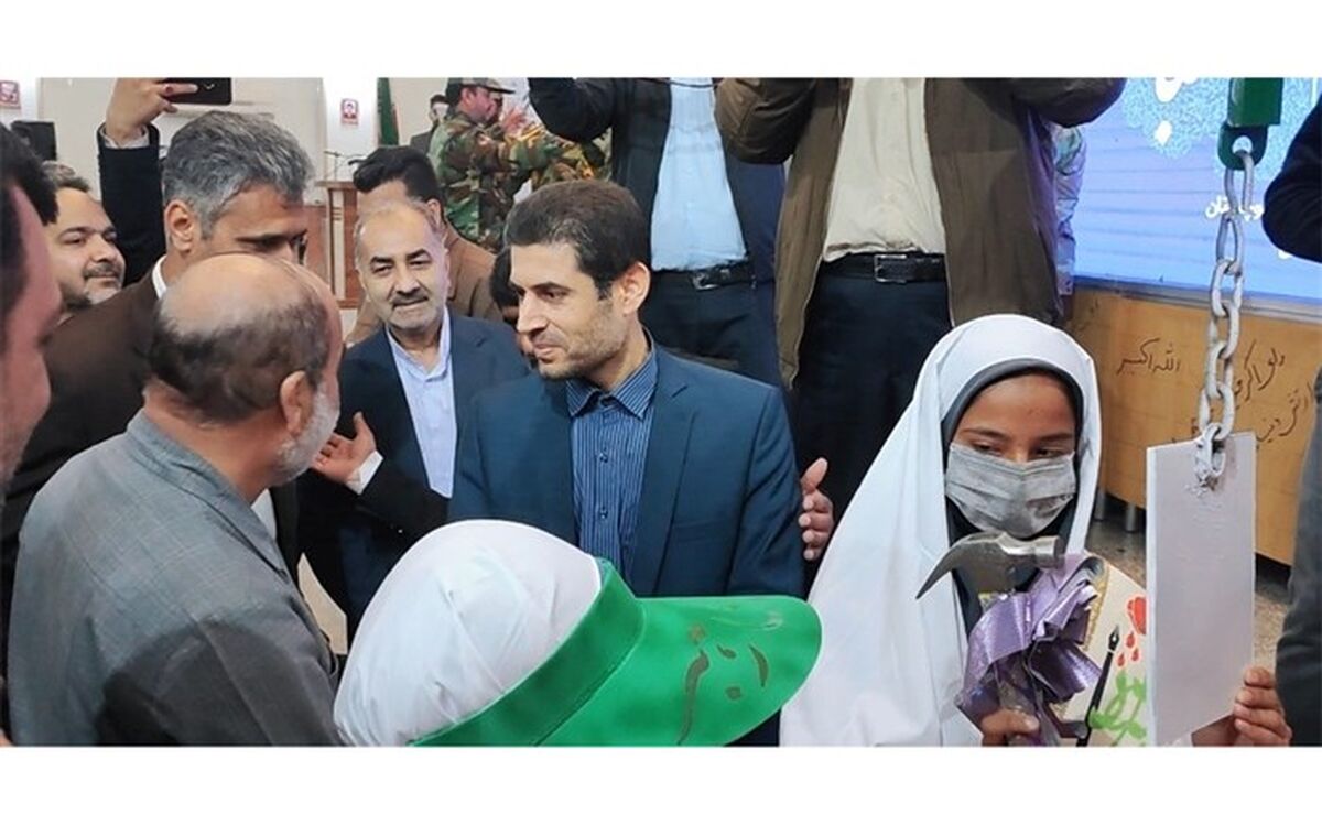 گلبانگ انقلاب در ۸۶۰۰ مدرسه سیستان و بلوچستان طنین‌انداز شد