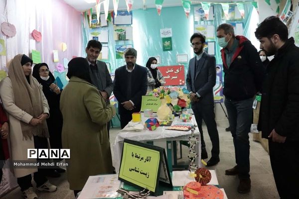 نواخته شدن زنگ انقلاب در مدارس شهرستان آباده