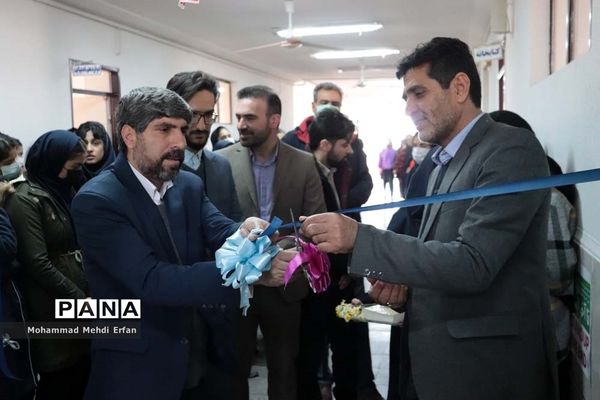 نواخته شدن زنگ انقلاب در مدارس شهرستان آباده