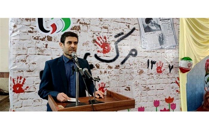 امام خمینی (ره) مصداق بارز یک شخصیت تمام ساحتی است
