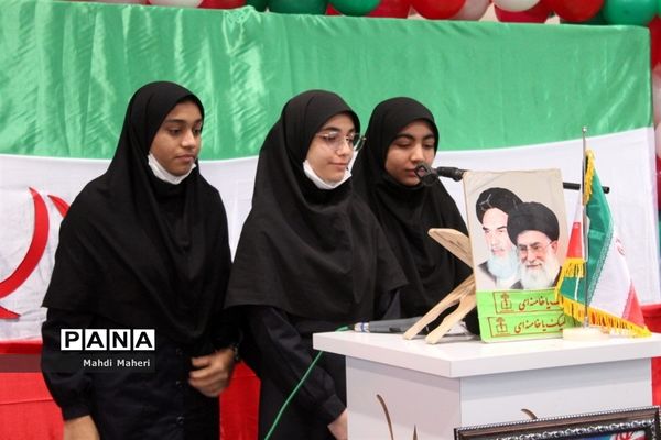 نواخته شدن زنگ انقلاب در مدارس گلوگاه