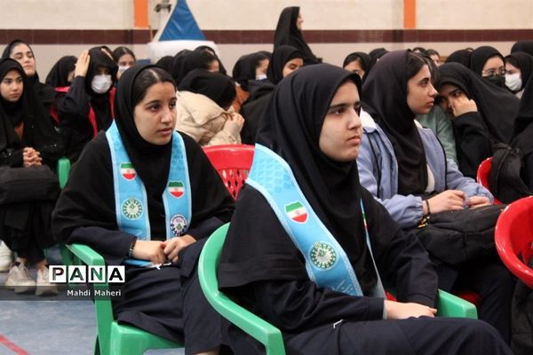 نواخته شدن زنگ انقلاب در مدارس گلوگاه