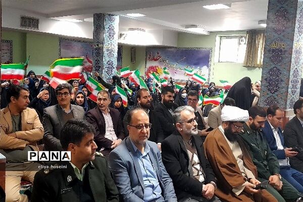 صدای زنگ انقلاب در مدارس شهرستان قدس طنین انداز شد