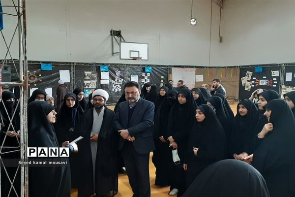 زنگ انقلاب در مدارس شهرستان ساری طنین انداز شد