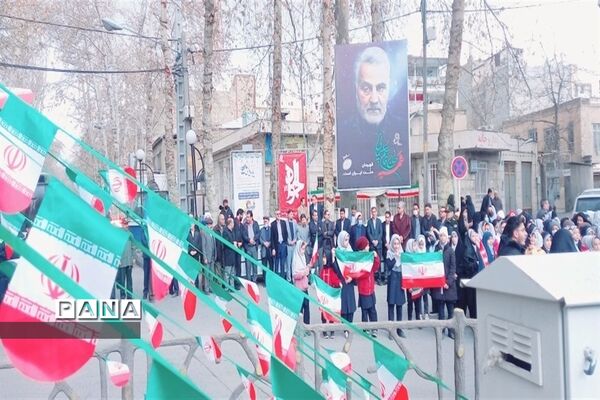 نواختن زنگ انقلاب در شهرستان طرقبه شاندیز