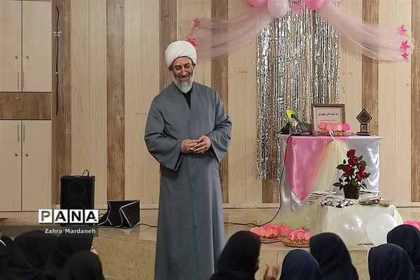 برگزاری مراسم سه‌شنبه‌های مهدویت در آموزشگاه طاها قرچک