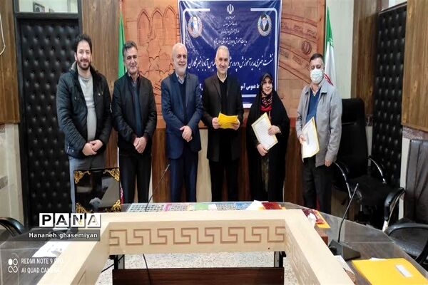 نشست خبری مدیر آموزش و پرورش عباس آباد با خبرنگاران