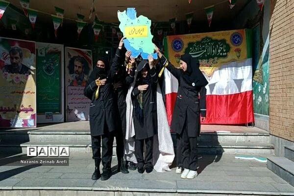 افتتاحیه  نمایشگاه‌های دانش‌آموزی مدرسه انقلاب با حضور وزیر آموزش و پرورش دراسلامشهر