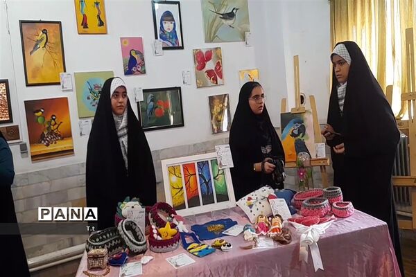 گرامیداشت ۱۲ بهمن و آغاز دهه فجر در مدارس شهرستان بافق