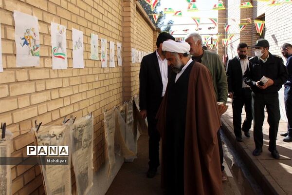 مراسم جشن انقلاب در دبیرستان عدالت بخش جوادآباد