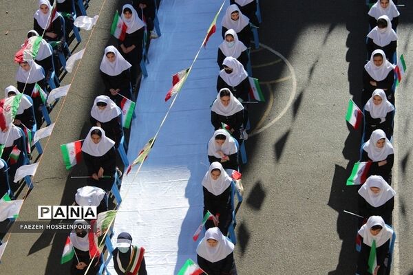 طنین گلبانگ انقلاب در بهارستان‌دو