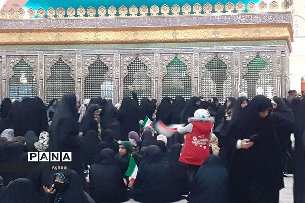 تجدید میثاق دانش‌آموزان منطقه ۱۳ با امام راحل