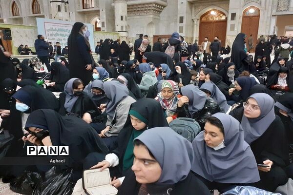 تجدید میثاق دانش‌آموزان منطقه ۱۳ با امام راحل