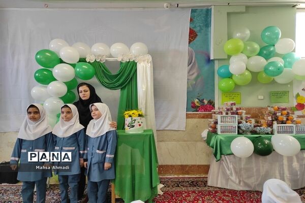 برگزاری جشن میلاد امام علی (ع) و امام جواد (ع) در دبستان شهید محمد سیفی