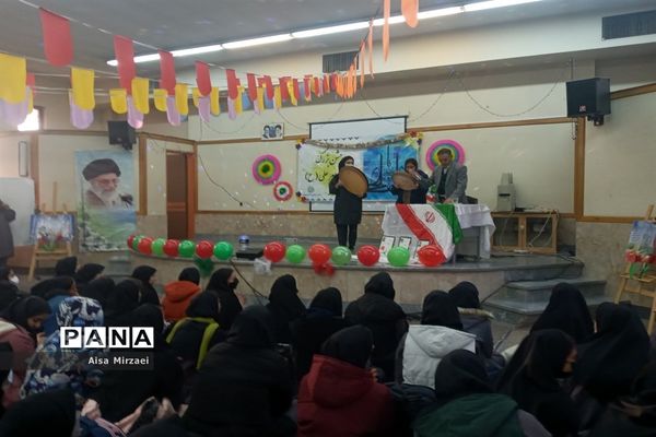 برگزاری جشن میلاد حضرت علی (ع) در سطح مدارس