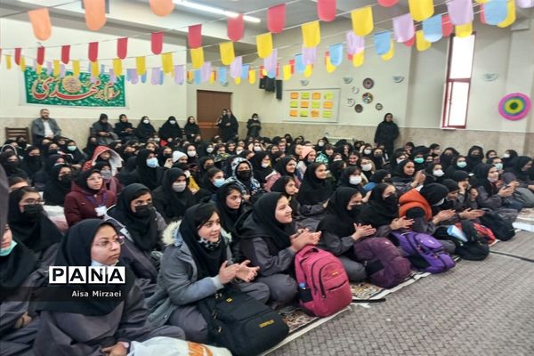 برگزاری جشن میلاد حضرت علی (ع) در سطح مدارس