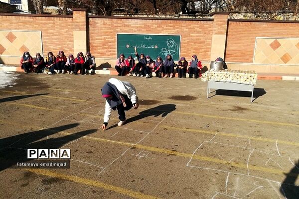 برگزاری بازی‌های محلی در دبستان برکت رودهن