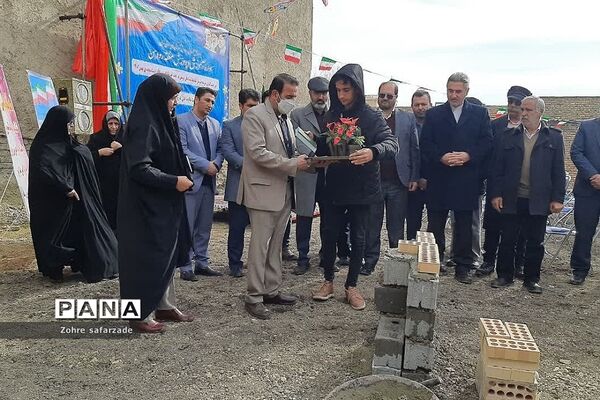 آیین خشت‌گذاری مدرسه ۱۴ کلاسه خیرساز زنده یاد کیقباد علی یوسفی در شهر رودهن
