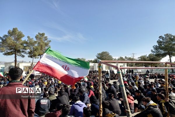 برگزاری جشن دهه فجر در مدارس کاشمر