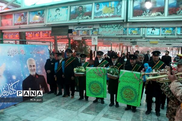 گلباران مزار شهدای قم  بمناسبت دهه فجر