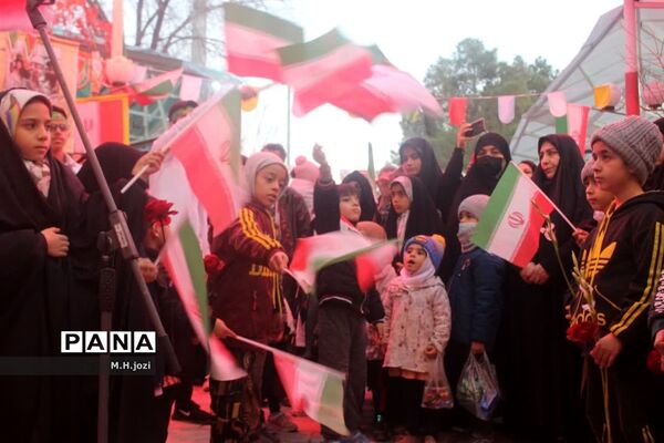 گلباران مزار شهدای قم  بمناسبت دهه فجر