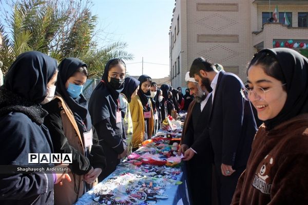 برپایی بازارچه و آثار دستی در مدرسه عدالت  بخش جوادآباد