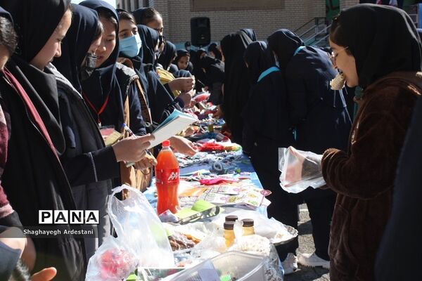 برپایی بازارچه و آثار دستی در مدرسه عدالت  بخش جوادآباد