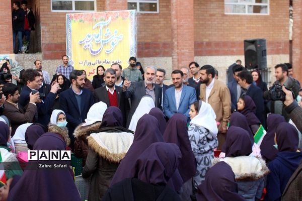 آیین افتتاحیه مدرسه پورکاشانی در روستای علی آباد قاجار