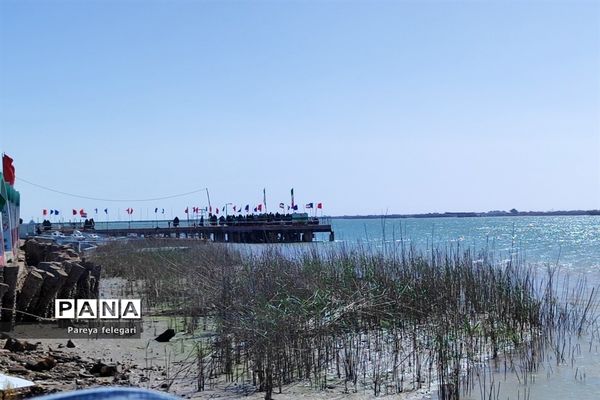 بازدید دختران دانش‌آموز شهرستان قرچک، از منطقه جنگی شلمچه و اروند رود
