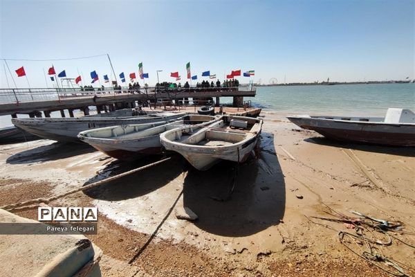 بازدید دختران دانش‌آموز شهرستان قرچک، از منطقه جنگی شلمچه و اروند رود