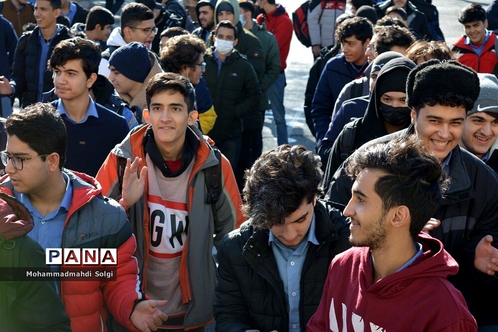 به صدا در آمدن زنگ انقلاب و آغاز چهل و چهارمین سالگرد پیروزی انقلاب اسلامی