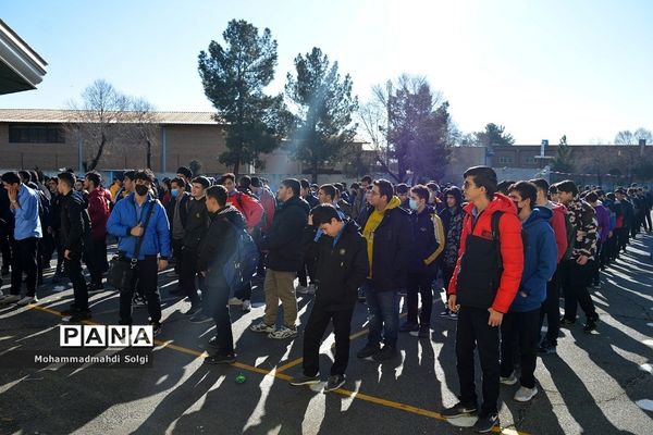 به صدا در آمدن زنگ انقلاب و آغاز چهل و چهارمین سالگرد پیروزی انقلاب اسلامی