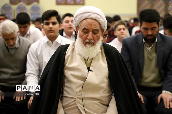 برگزاری جشن تکلیف دانش‌آموزان پسر در مسجد النبی کرمانشاه