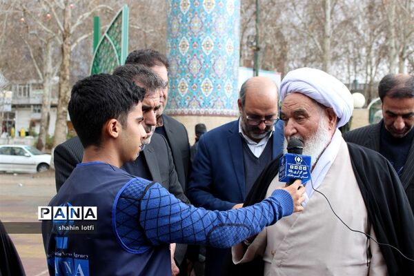 برگزاری جشن تکلیف دانش‌آموزان پسر در مسجد النبی کرمانشاه